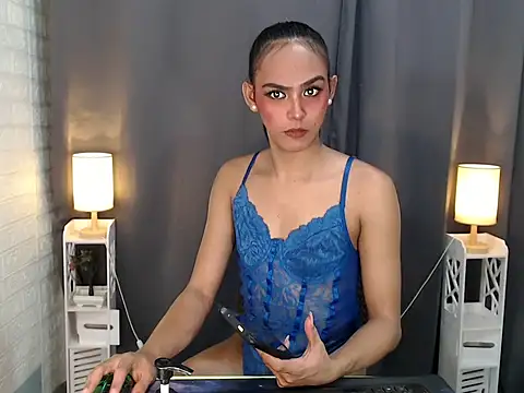 asian_slutt143 Show Webcam