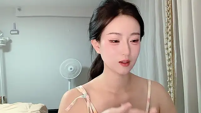 1X-yiyi Chat XXX live
