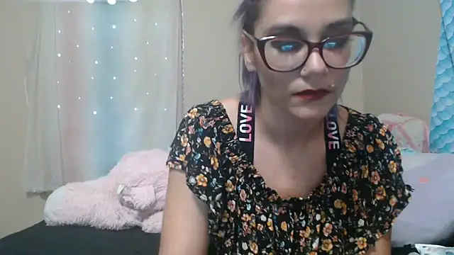 MamaBee88's Live XXX Chat