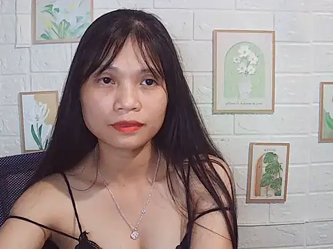 Czat XXX na żywo – -Lucie-e