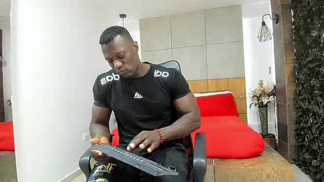 Chatroom XXX en direct de MarcusBlack_