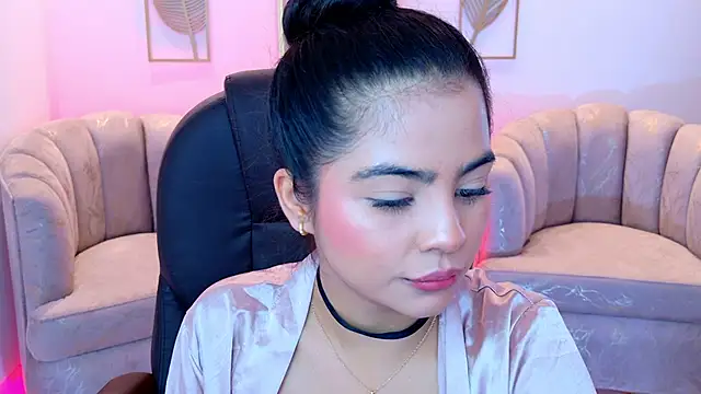 Živá chatovací místnost Layla_Breezee
