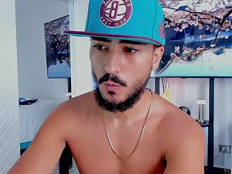 david__johnson372 Adlı Modelin Canlı XXX Sohbeti