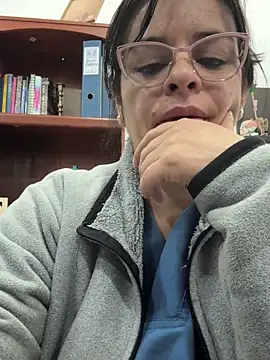 Dr_Nathalia_28 élő XXX-chatje