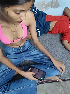 Chat +18 de Virgin_Girlss ao vivo