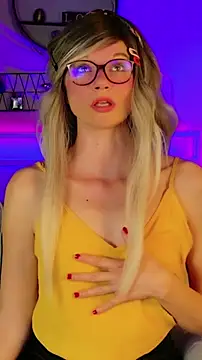 Kittychatte Adlı Modelin Canlı XXX Sohbeti