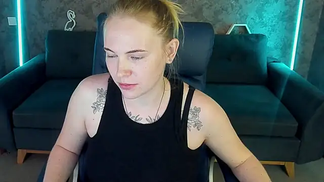 NikkyReyyy's Live XXX Chat