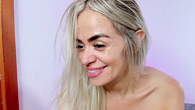 Luna_Marquez's Live XXX Chat
