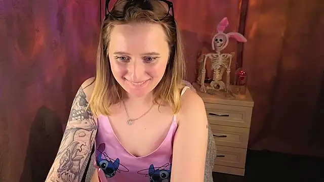 Chatroom XXX en direct de CuteLilyLove