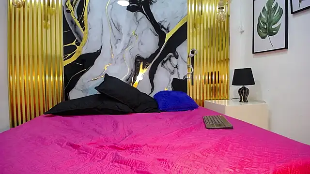 mathews_04 Live XXX Chat