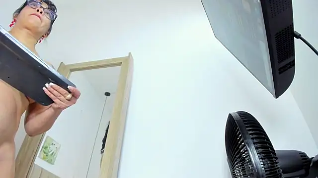 Živý XXX chat Dahlia_Voss