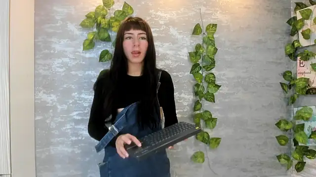 Mhelanny2: онлайн-секс-чат