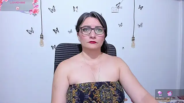 Amie_Adams82_ 라이브 XXX 채팅