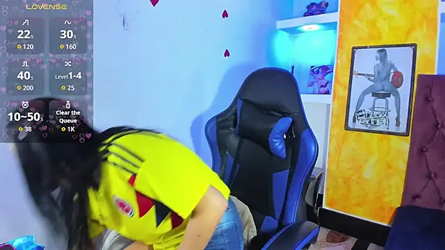 Živá chatovací místnost Anniee_x