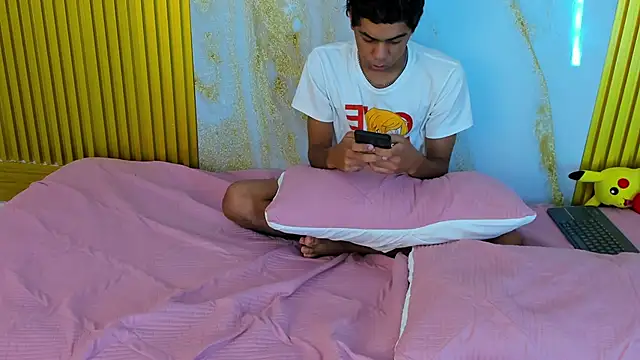 peakk_twiinns' Live XXX Chat