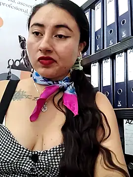 Chatroom XXX en direct de _Sarah-Office1