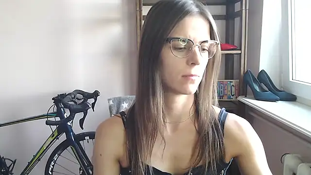 love_megi Adlı Modelin Canlı XXX Sohbeti