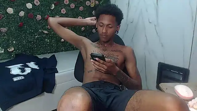 Show modela ManSant na web-kameri