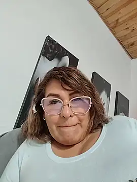 AlexxiaaMat Chat XXX in diretta