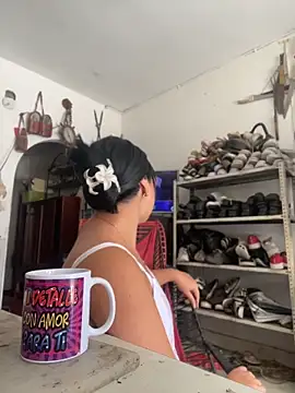 Katy_RoseX Adlı Modelin Canlı XXX Sohbeti