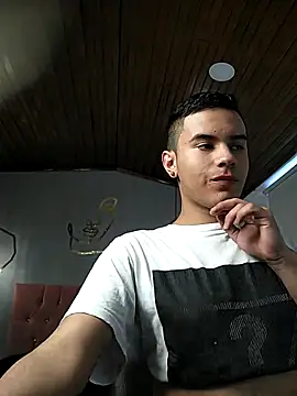 XXX chat uživo modela Andrew_Hill