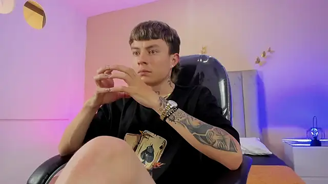 Nascary_Fox live XXX chat