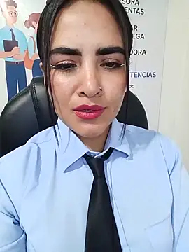 MAYE__13 élő XXX-chatje
