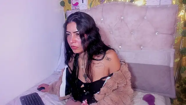Chat +18 de cristalconnorr ao vivo