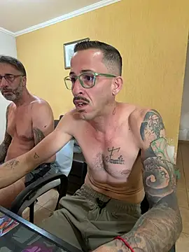 XXX chat uživo modela MeladoDiMel