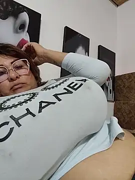 แชท XXX สดของ AlexxiaaMat