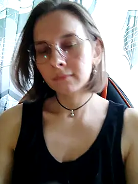 Aashikalaa Adlı Modelin Canlı XXX Sohbeti