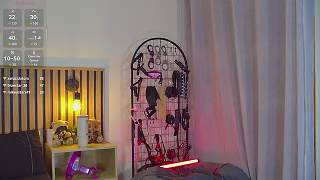 emma_morales_'s Webcam Show