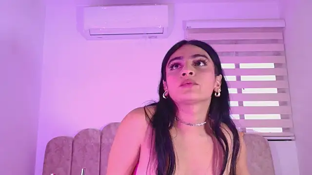 Malaia_thompson_ Show Webcam