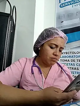 Nurse_Alice-7: онлайн-секс-чат