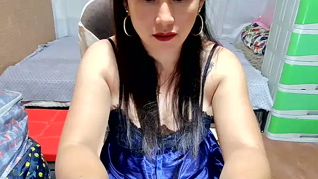 XXX chat uživo modela Filipina_Desire
