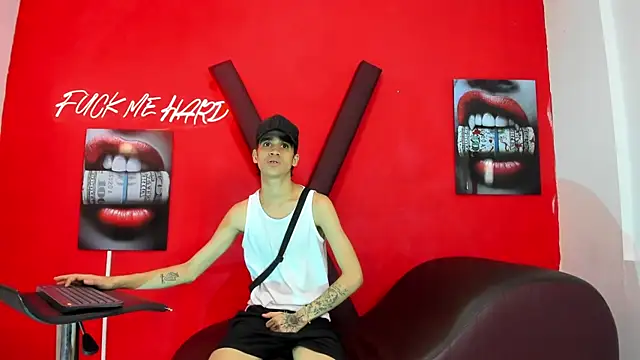 TWINKS_BOYSX Webcam Show