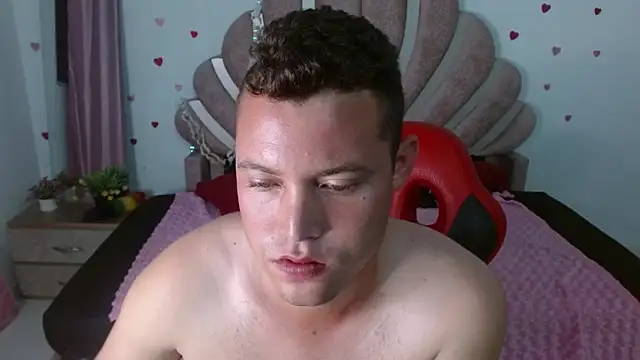 Вебкам-шоу sven_fox723