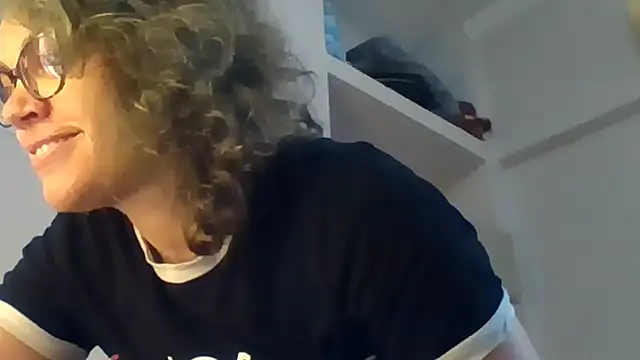 Ju-Hot live XXX chat