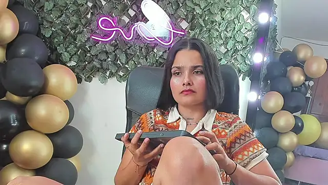 XXX chat uživo modela DestinyHills