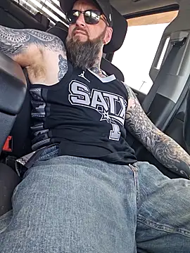 Chat XXX en directo de Beardedtattood