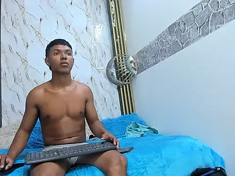 Pokazy przed kamerką – lonjitas_twink_hot