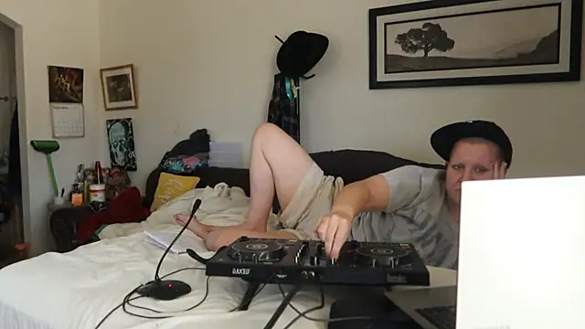 BellaBlueBBW's Webcam Show