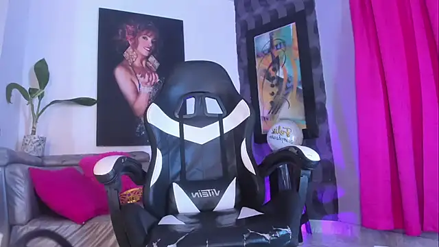 Ciara_HotTs: διαδικτυακό σόου στην κάμερα
