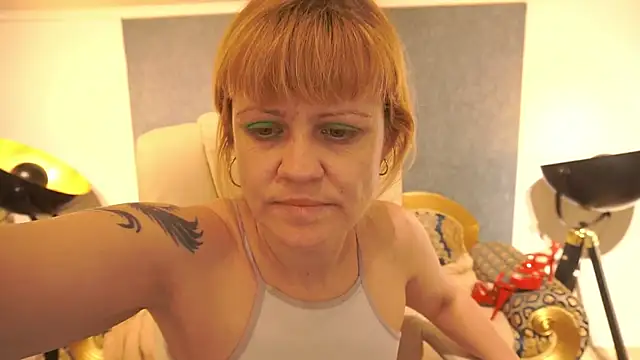 BellaLaPetit's Webcam Show