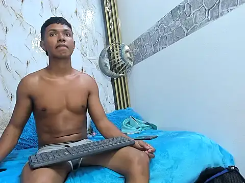 lonjitas_twink_hot: διαδικτυακό σόου στην κάμερα