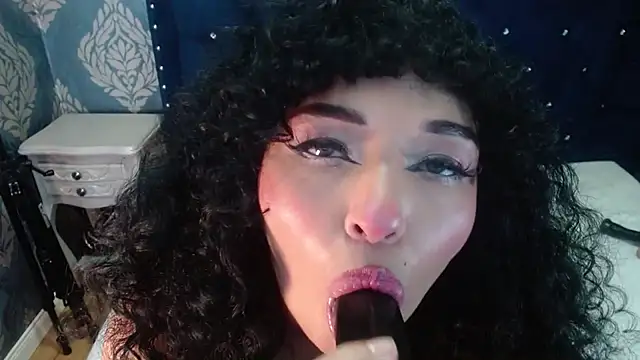 Sofiacowperx: онлайн-секс-чат