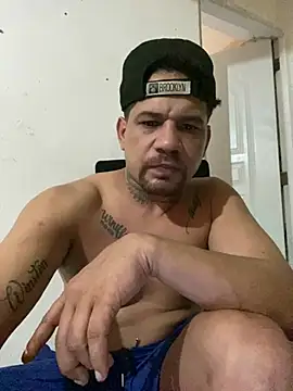 Dominicanobb élő XXX-chatje
