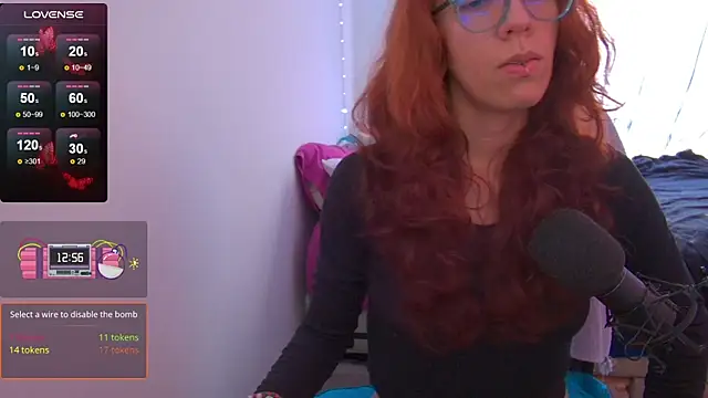 thecherry_Paulette: διαδικτυακό σόου στην κάμερα