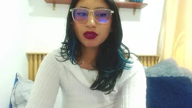 Violet_2003 élő XXX-chatje