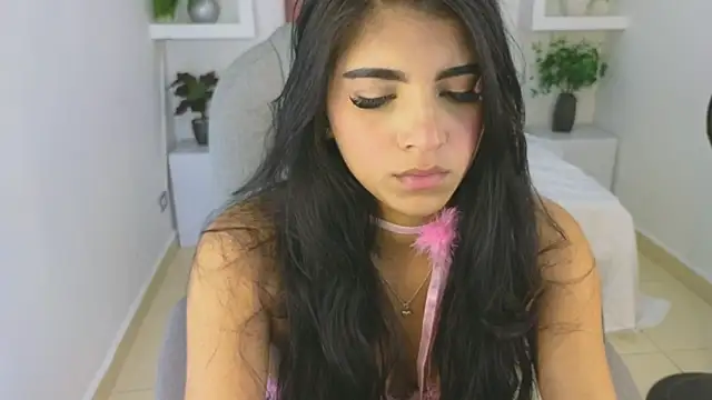 maiaa_ruiz's Live XXX Chat